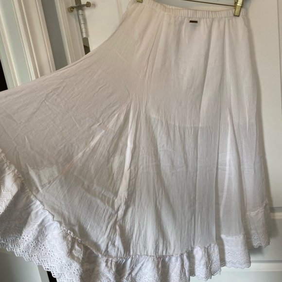 Hi Low White eyelet skirt - Picture 4 of 6